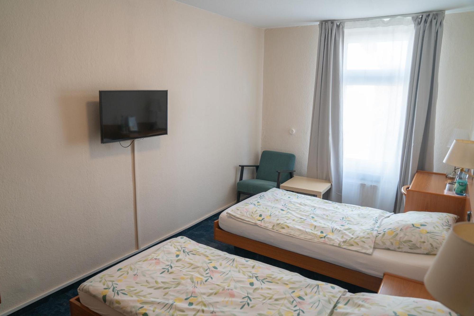 Hotel Zum Grafen Hallermunt Springe Exterior photo